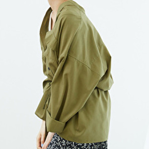 【ドラマ・リカ/5話】夏菜/着用トップス:ウエストベルトシャツジャケット