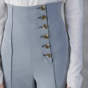 【まだ結婚できない男/２話】吉田羊/着用衣装(パンツ)：HIGH WAIST TAPERED PANTS