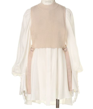 【まだ結婚できない男/8話】吉田羊/着用衣装：SHORT VEST LAYERED SH