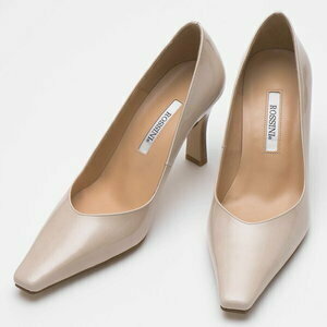 【まだ結婚できない男/5話】吉田羊/着用靴(パンプス)：ROSSINI