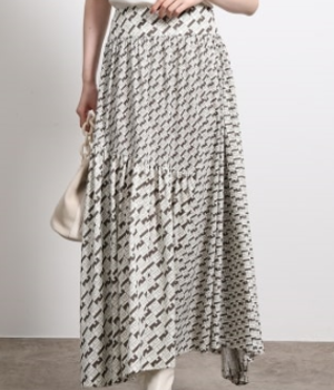 【まだ結婚できない男/8話】吉田羊/着用衣装：モノグラムジャージースカート