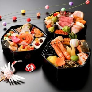 京都割烹「美先」和洋三段重「花手毬」全37品 1-2人前　￥8880(税込み)